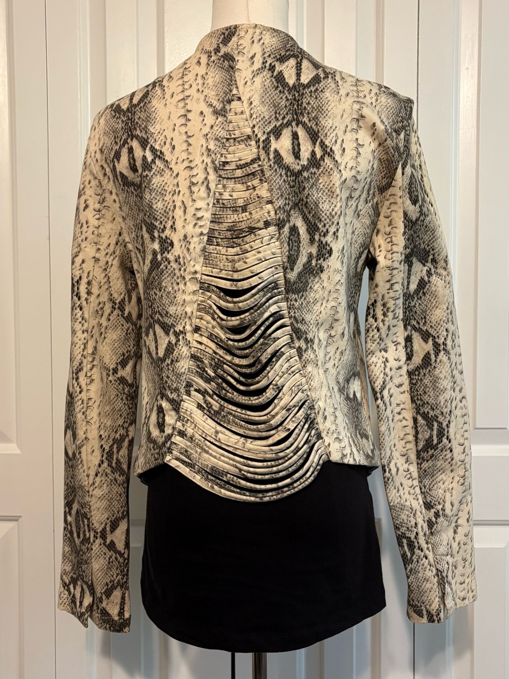 MUSTARD SEED Neutral Snake-Print Open Front Jacket
